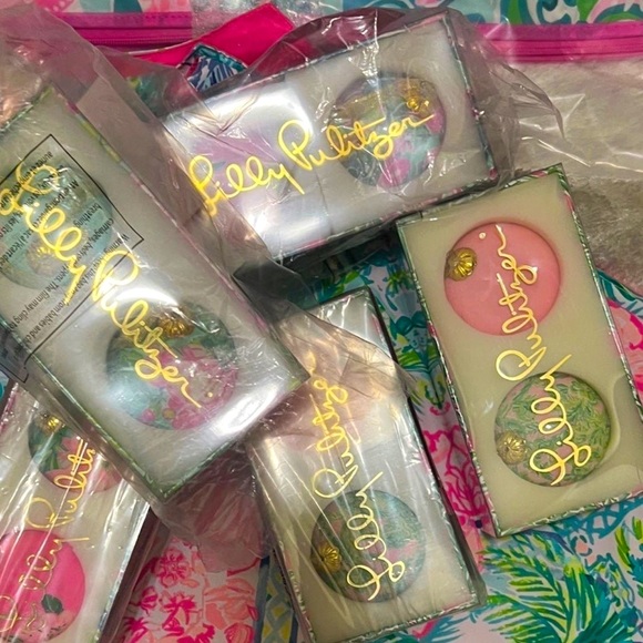 NEW CHRISTMAS LILLY PULITZER TREE SKIRT, ORNAMENTS, AND STORAGE CASE LG LOT🦄 - Picture 2 of 7